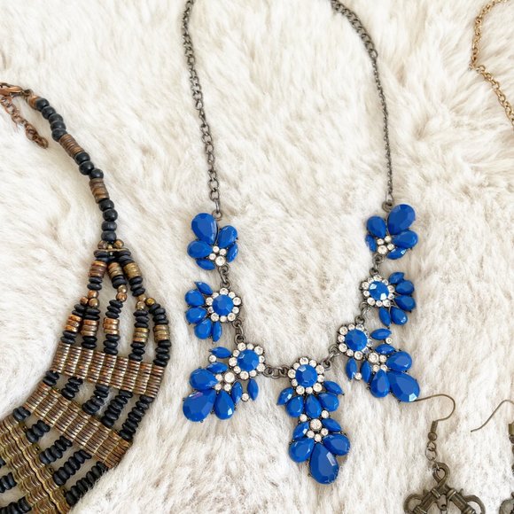 🎈3 for $25🎈5 pcs of Various NEW Jewelry, 3 Necklace and 2 Dangling Earrings - Picture 4 of 7